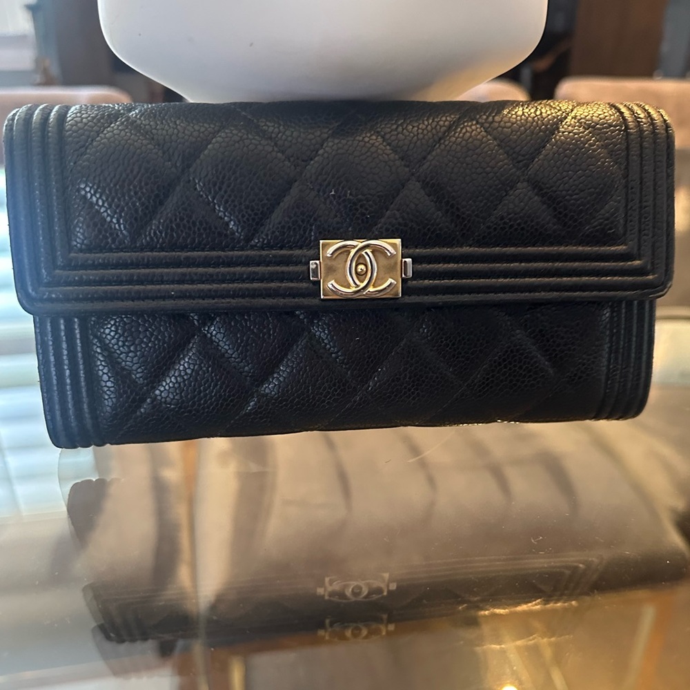 Chanel
Boy Flap Wallet Quilted Caviar Long - Picture 2 of 12